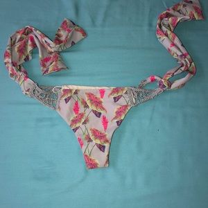 Acacia Swimwear Bottoms (M)